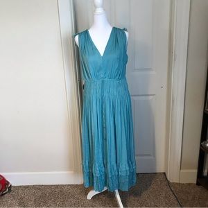 SL pleated midi dress